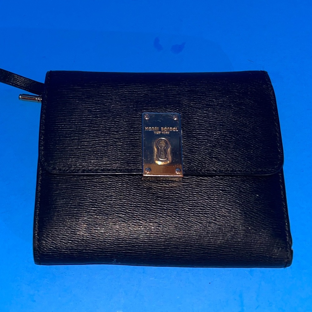 Henri Bendel Wallet